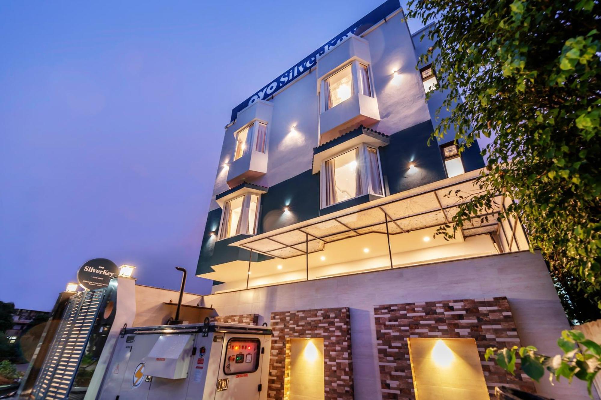 Hotel O Earth Villa Near Bestech Central Square Mall Gurgaon Exterior foto